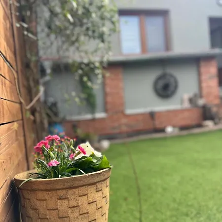 121 - アパート *