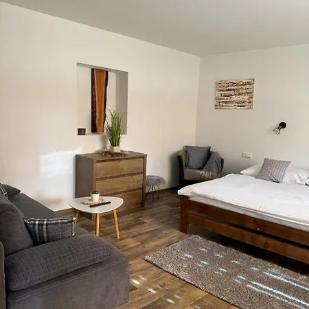 アパート 121 - *